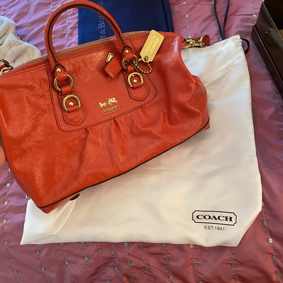 COACH AUTHENTIC PURSE WITH STRAP - Picture 1 of 9